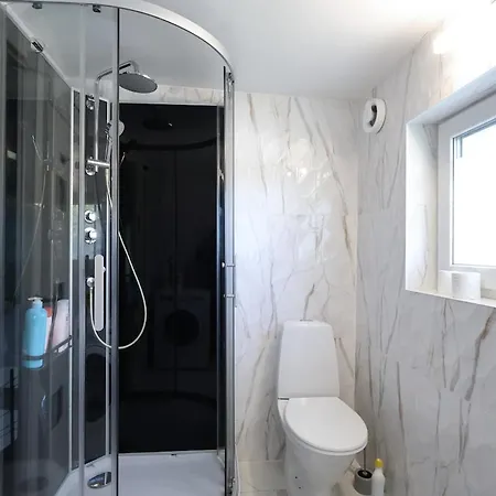 3 - 16 Beds - Views - Villa Gothenburg