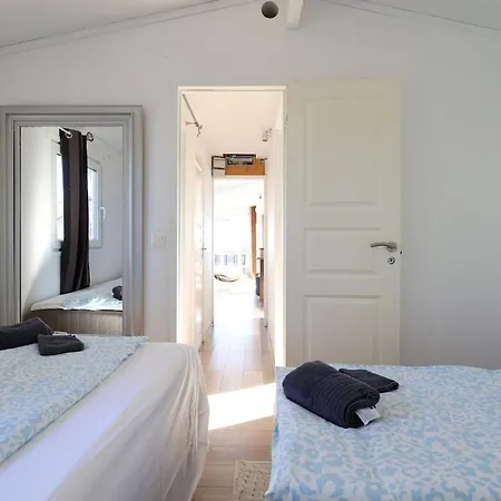 3 - 16 Beds - Views - Villa Gothenburg