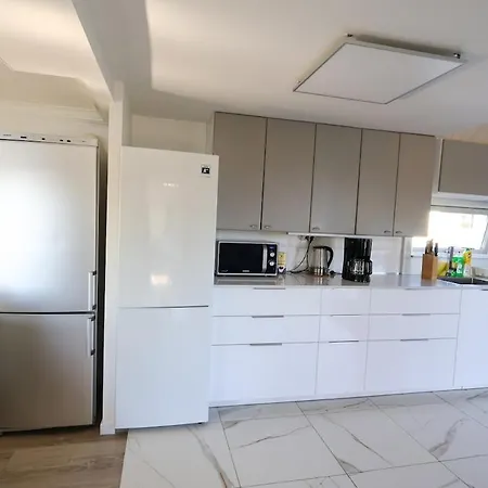 3 - 16 Beds - Views - Vila *