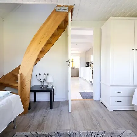 3 - 16 Beds - Views - Villa Gothenburg