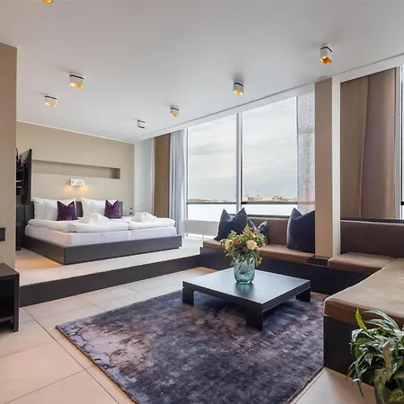 Hyatt Place Hotell 4*