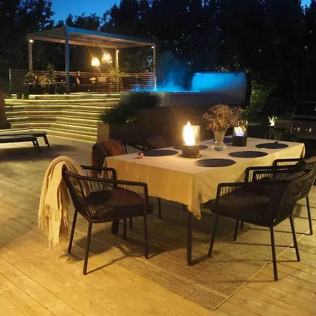 Social Near The Sea! Villa Gothenburg