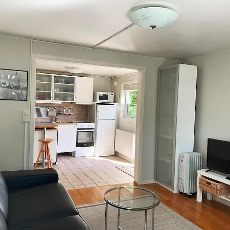 Apartment In Charming Aenggarden Göteborg
