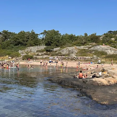 Backstugan - Litet Hus Med Storslaget Laege *