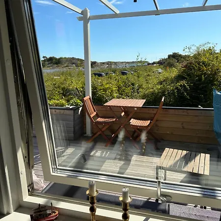 Feriehus Backstugan - Litet Hus Med Storslaget Laege