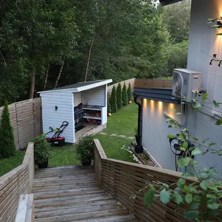 Between The Trees Villa *