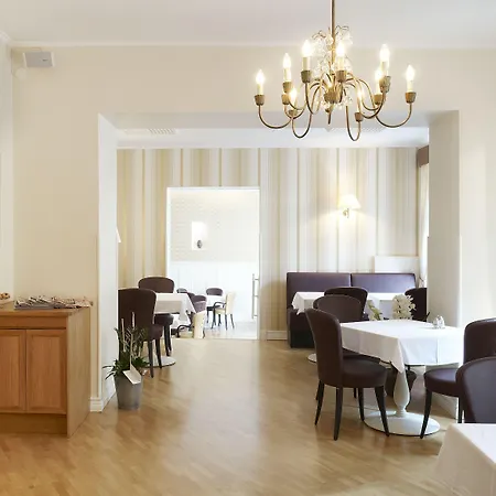 Royal Hotel