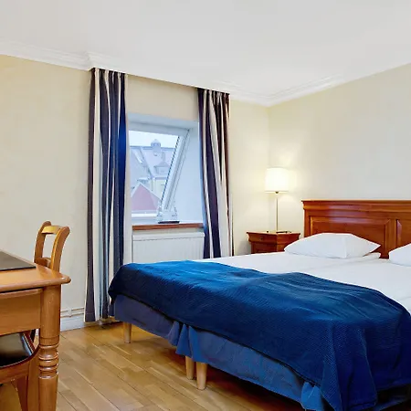 Center - Sure By Western 3*