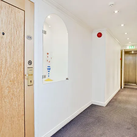 Отель Center - Sure By Western