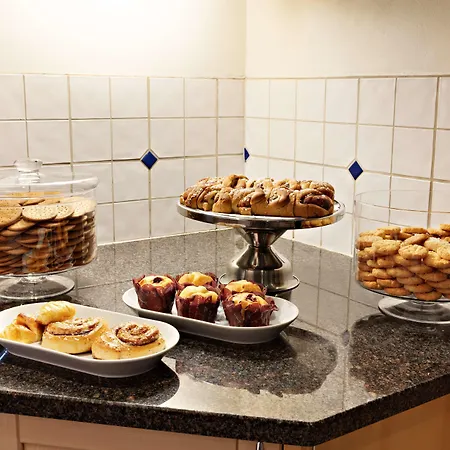 Center - Sure By Western Отель