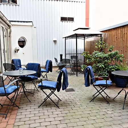 Center - Sure By Western 3*