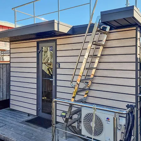 Stunning Ship In With Sauna Gothenburg