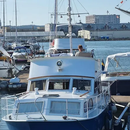 ספינת מלון Downtown Boat-apartment *