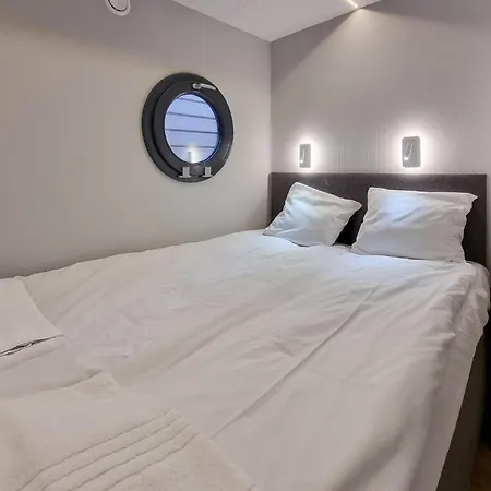 Stunning Ship In With Sauna Gothenburg