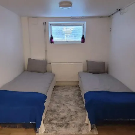 아파트 Two Bedroom Modern Near Volvo Cars 예테보리