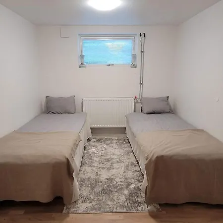 Two Bedroom Modern Near Volvo Cars 아파트 예테보리