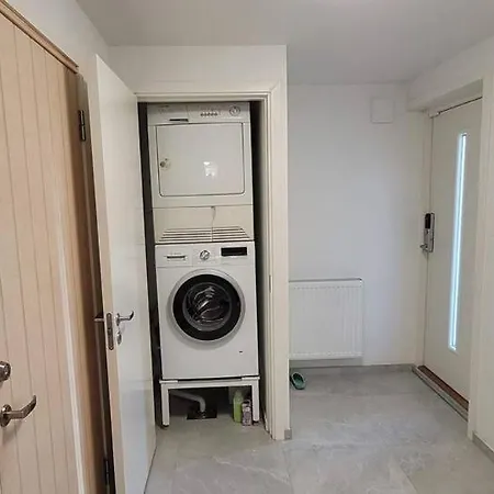 아파트 Two Bedroom Modern Near Volvo Cars 예테보리