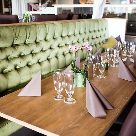 Arken & Art Garden מלון