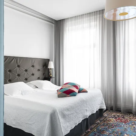 Flora Hotell 4*