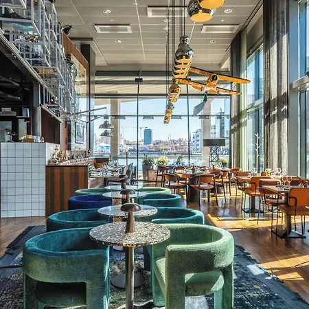 Отель Radisson Blu Riverside