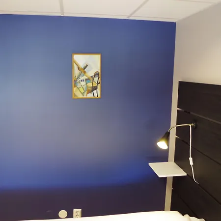 Spoton & Sportsbar Hostel