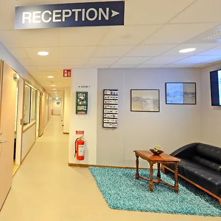 Hostel Spoton & Sportsbar *