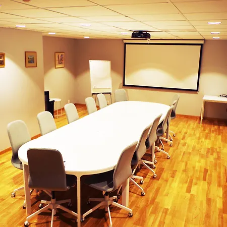 Spoton & Sportsbar Hostel