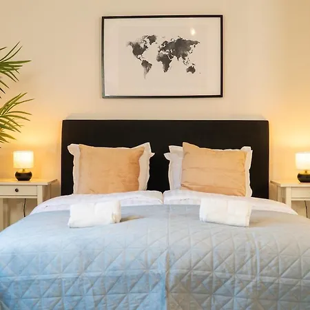 Earth-toned Studio, Near Haga & Jaerntorget *