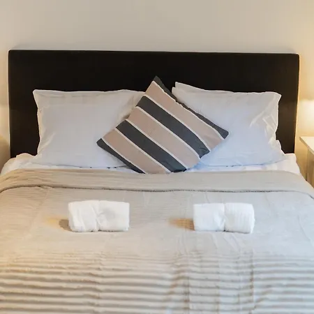 Warm Modern In The Heart Of Linne & Haga Gothenburg