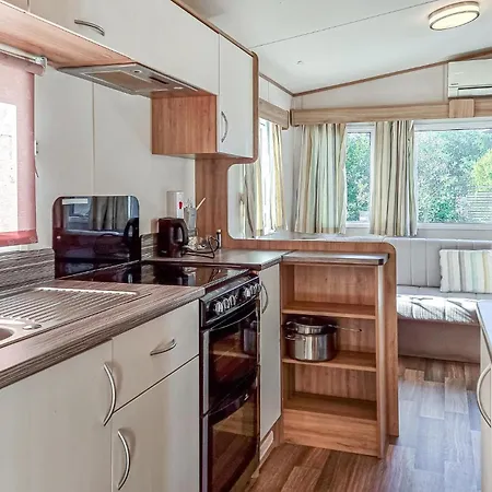 2 Bedroom Lovely In Goeteborgs Dom wakacyjny *