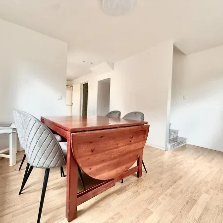 Workers - 4 Beds - Near Volvo - Parking גטבורג