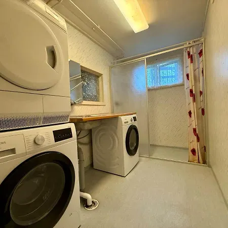 Workers Dream - 10 Bedroom - 14 Beds - Volvo