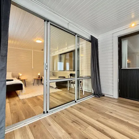 Workers Premium - 5 Bedroom - 10 Beds - Parking 예테보리