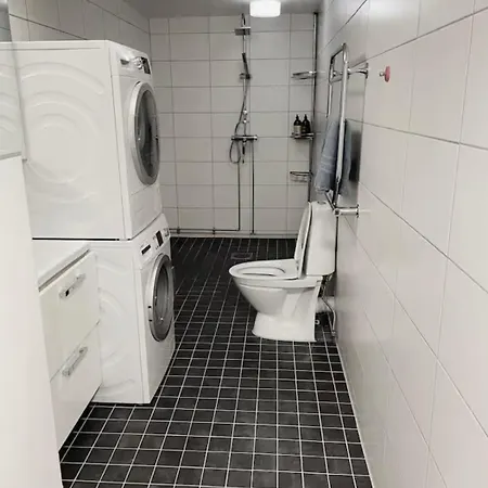 Lejlighed Rymligt Och Haerligt Radhus I