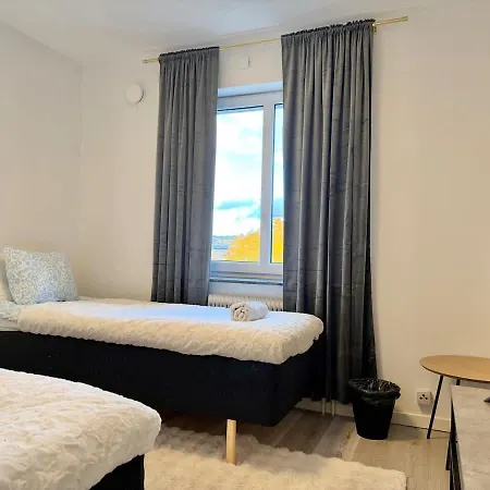 Workers - 3 Bedroom - 7 Beds - Tv In Each - Parking Apartament