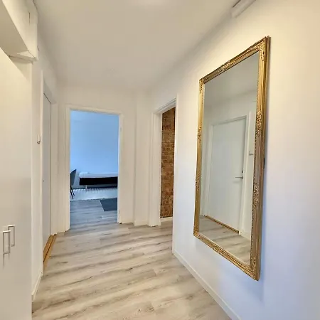 Workers - 3 Bedroom - 7 Beds - Tv In Each - Parking *