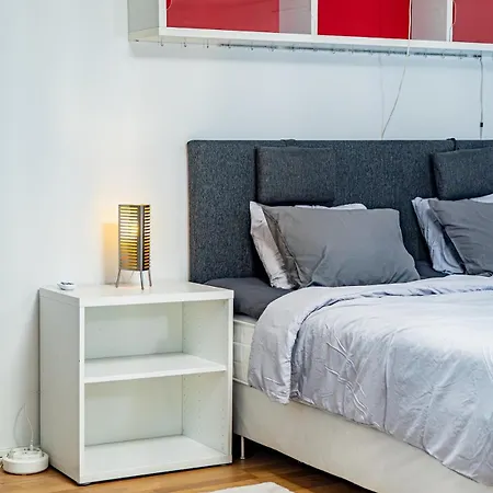 Convenient Duplex In With Privacy & Comfort 아파트 *