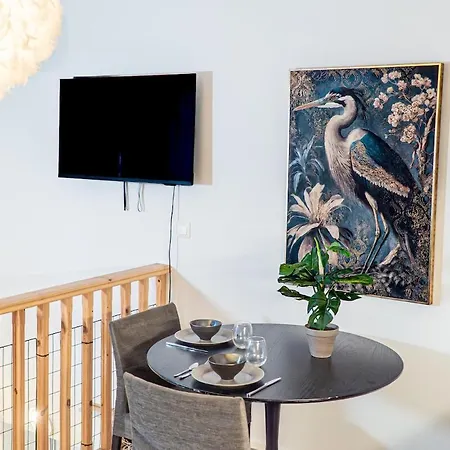 Convenient Duplex In With Privacy & Comfort 아파트 *