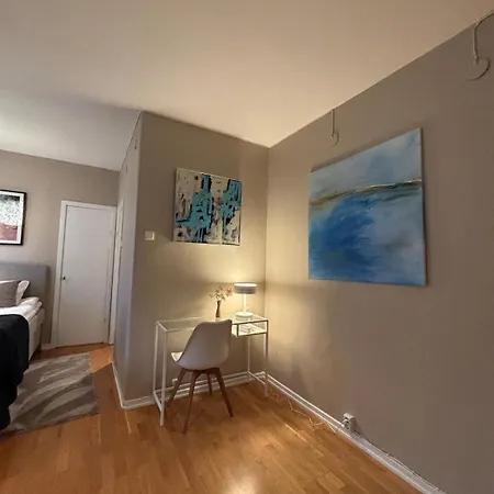 Inviting One-bedroom With Sleeping Space For Four * غوتنبرغ