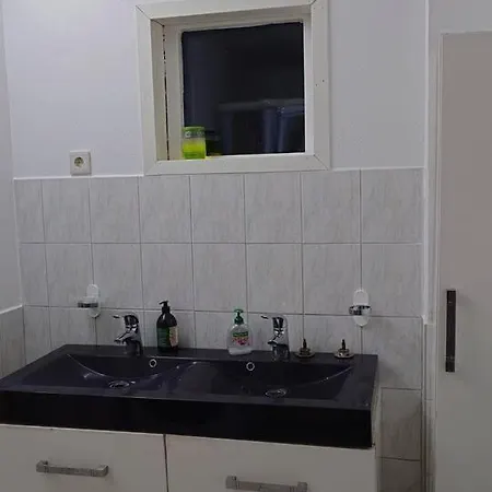 Workers - Furnished Housing Angered Sverige 別荘 ヨーテボリ