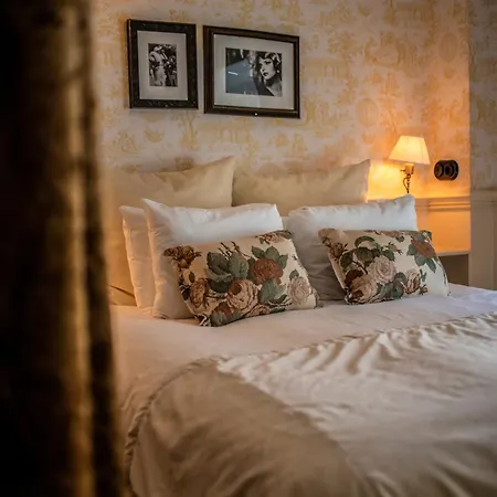 Pigalle Hotel