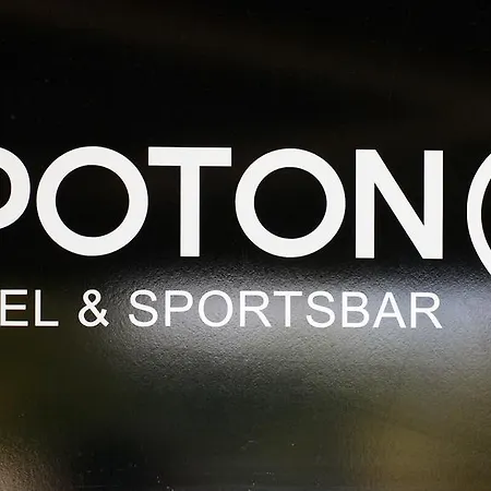Spoton & Sportsbar Hostel *
