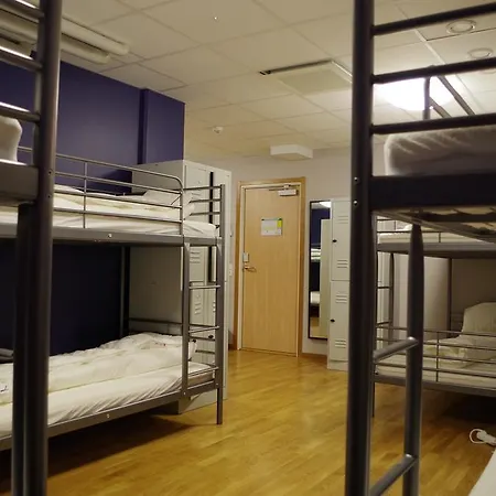 Spoton & Sportsbar Hostel *