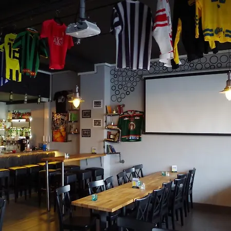 Hostel Spoton & Sportsbar