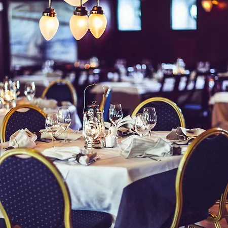 Barken Viking Botel 3*