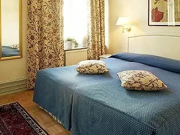 Royal Hotel