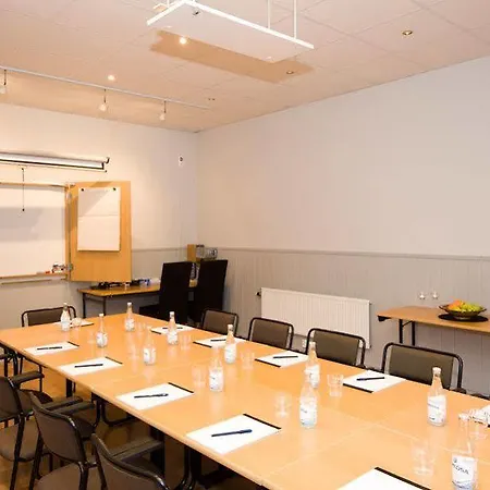 Treetop Hangout & 3* Goteborg