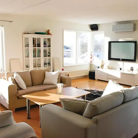 Amazing In Vstra Frlunda With Kitchen