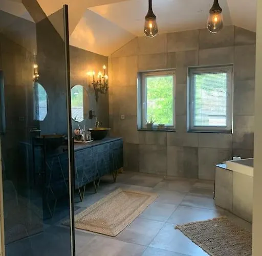 Modern Stor Naera Havet Och 10 Min Villa Gothenburg