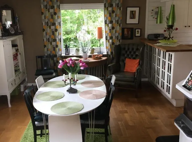 Bo Naera Och City. Villa Göteborg